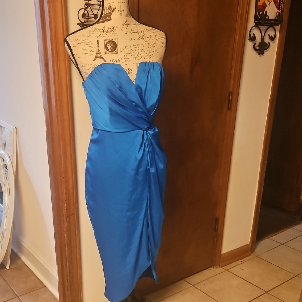 Elegant Blue Strapless Dress